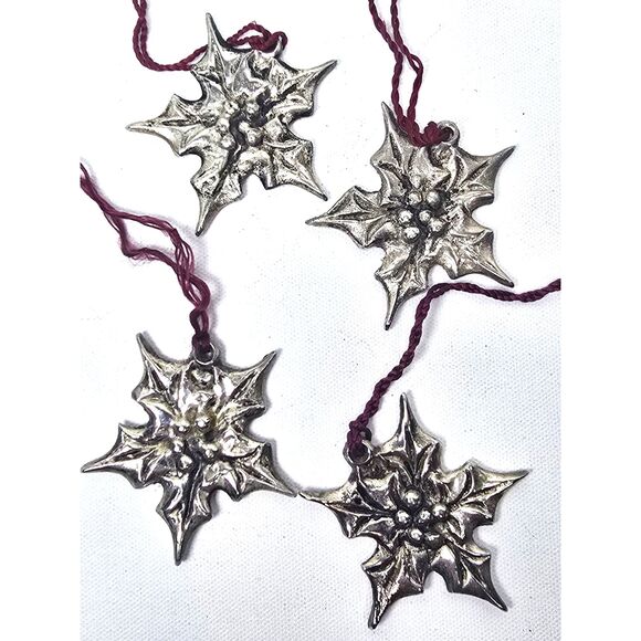 Metal Holly Leaf Christmas Ornaments Set of 4 Vintage Star Style Silver Tone - Picture 3 of 5